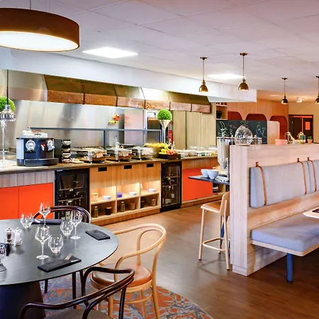 Mercure Lille Aeroport 4*