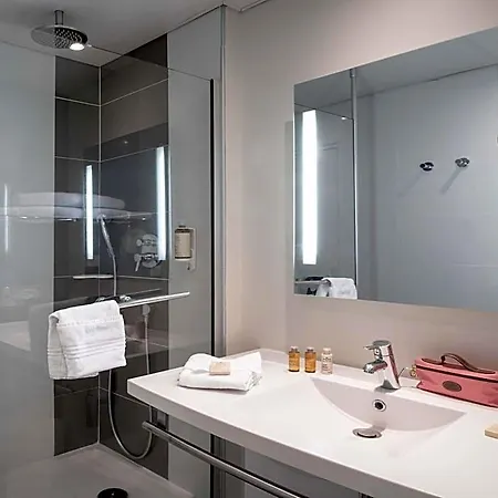 Mercure Lille Aéroport Hotel 4*