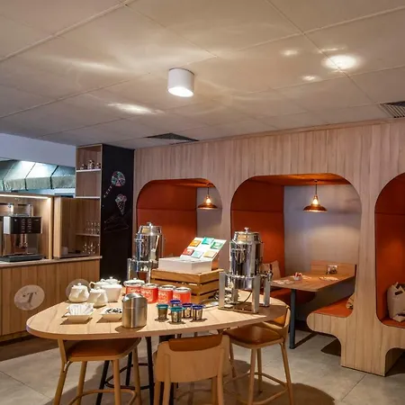 Mercure Lille Aéroport Hotel 4*